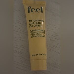 🍎 Feel 4D hyaluronic acid under eye cream